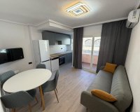 Herverkoop - Appartement -
Torrevieja - Playa del Cura