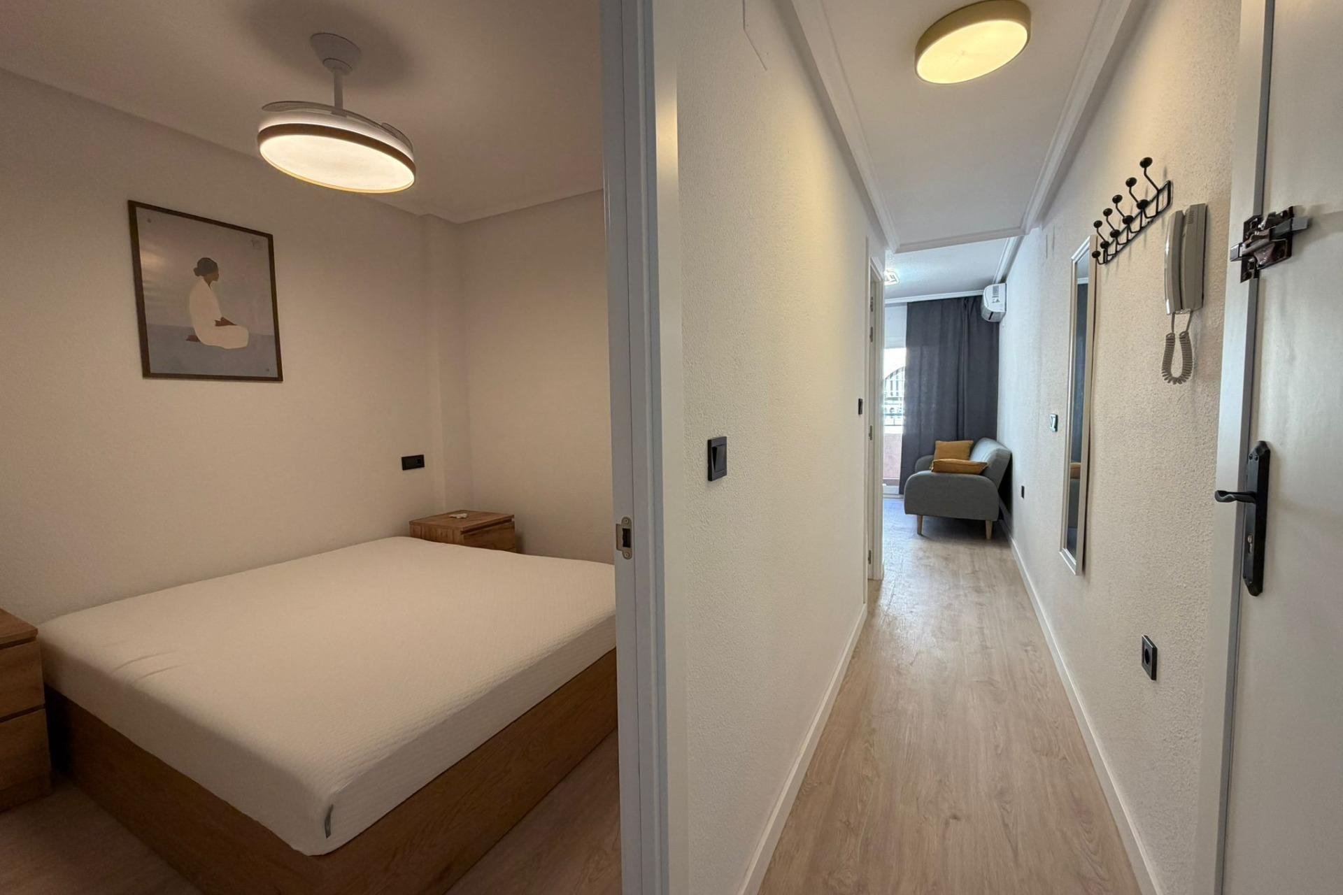 Herverkoop - Appartement -
Torrevieja - Playa del Cura