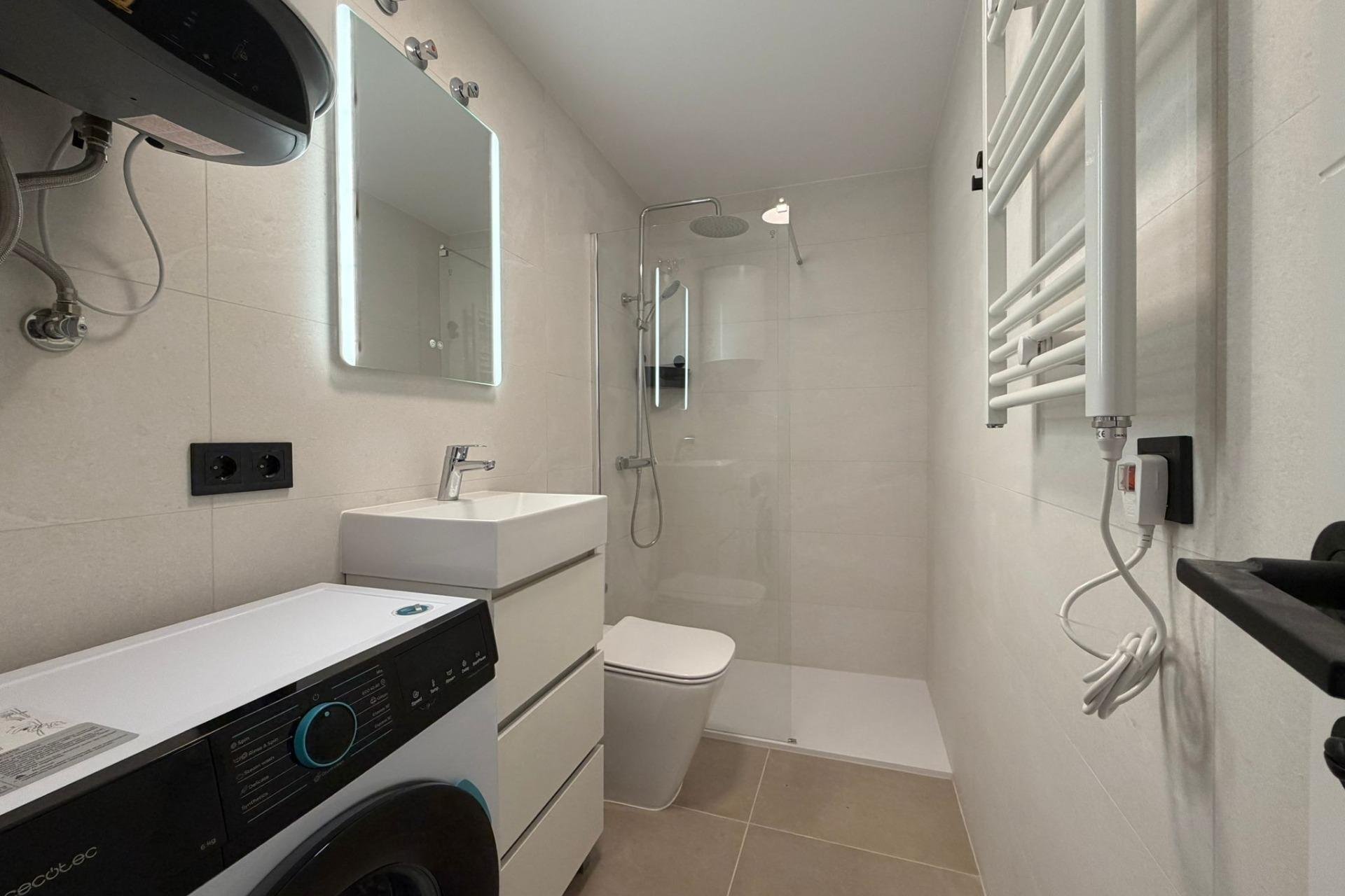 Herverkoop - Appartement -
Torrevieja - Playa del Cura