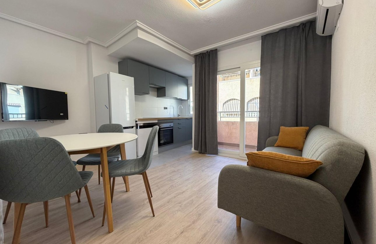 Herverkoop - Appartement -
Torrevieja - Playa del Cura