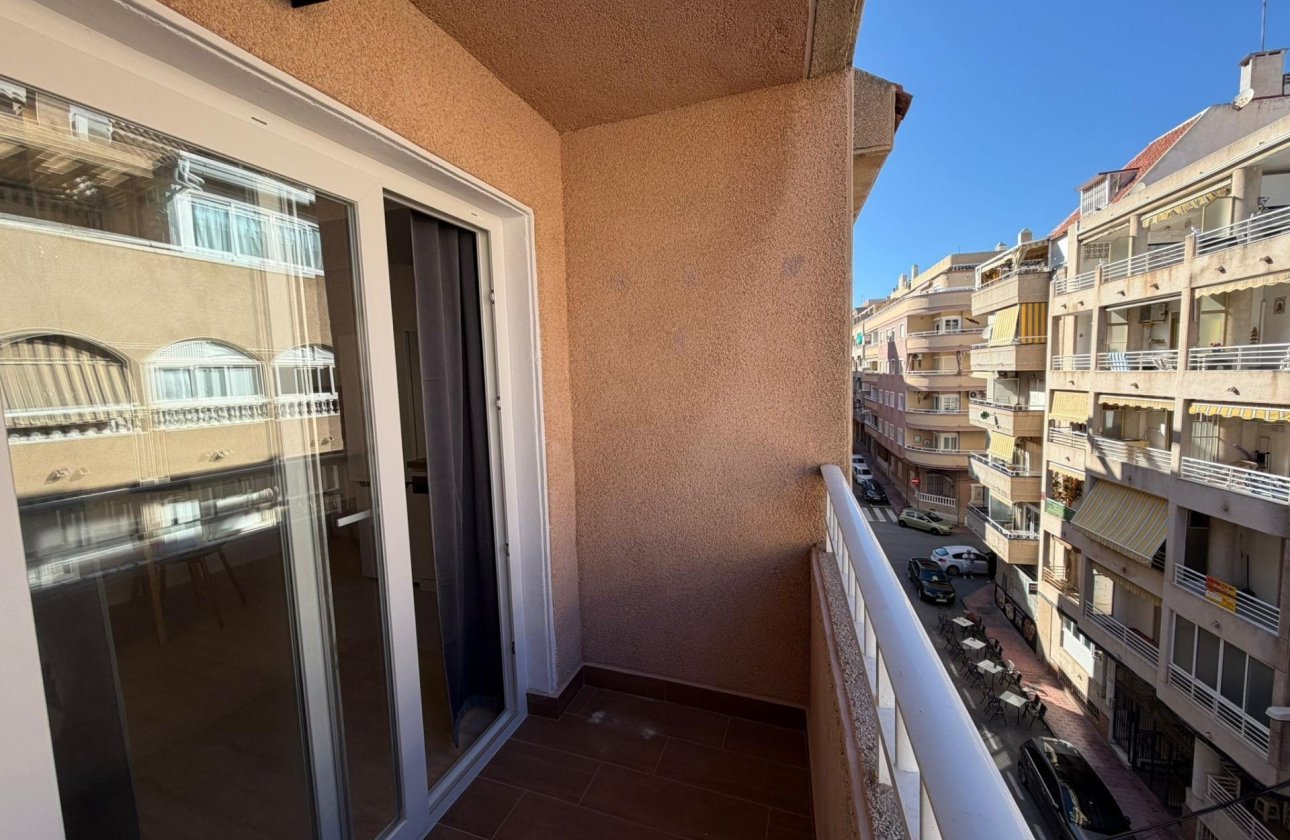Herverkoop - Appartement -
Torrevieja - Playa del Cura