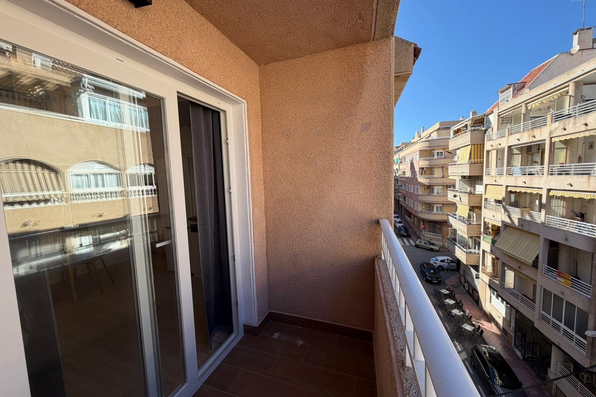 Herverkoop - Appartement -
Torrevieja - Playa del Cura