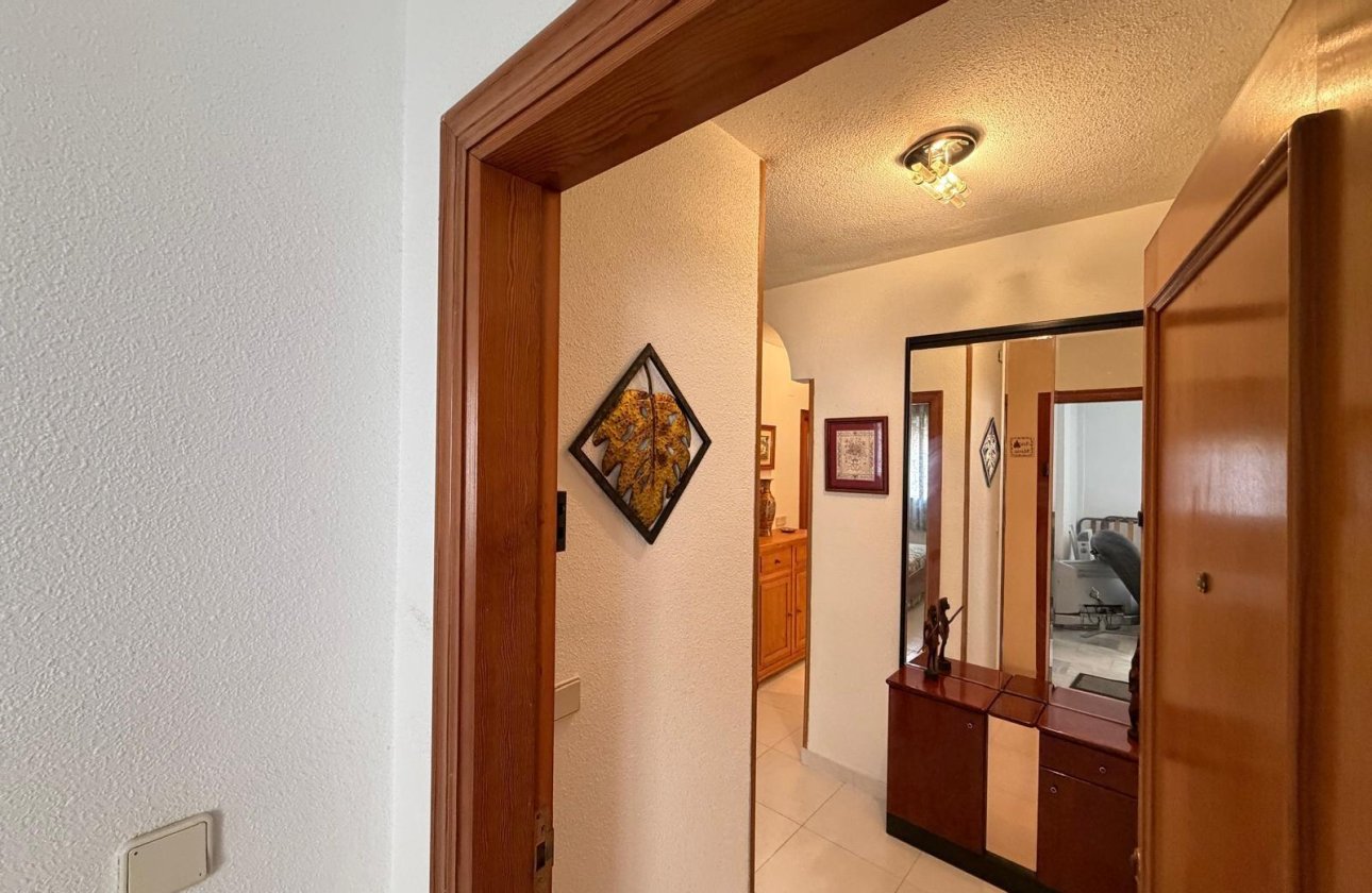 Herverkoop - Appartement -
Torrevieja - Playa del Cura