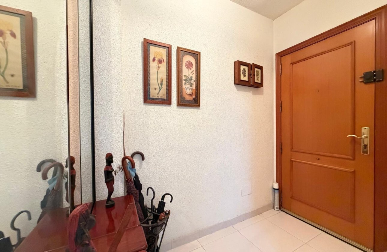Herverkoop - Appartement -
Torrevieja - Playa del Cura