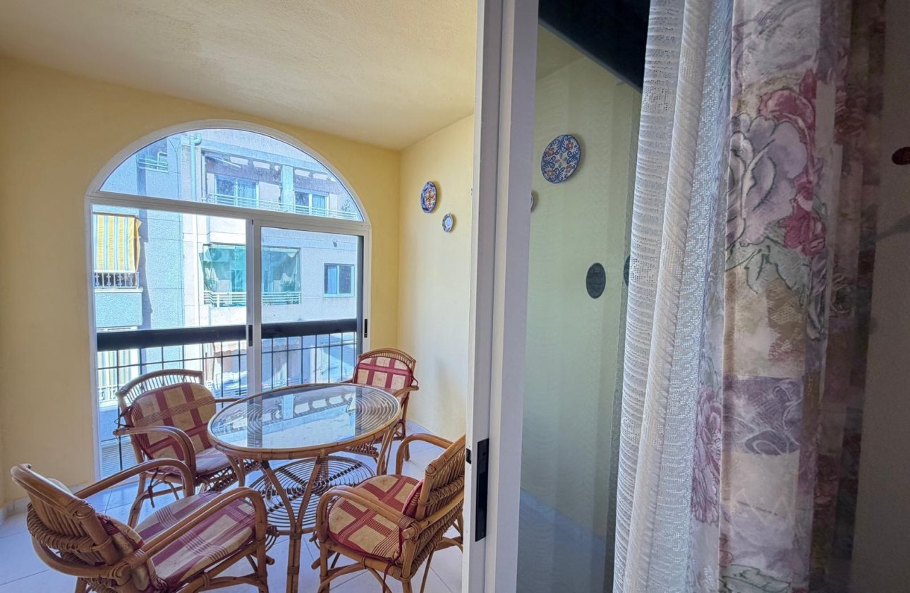 Herverkoop - Appartement -
Torrevieja - Playa del Cura