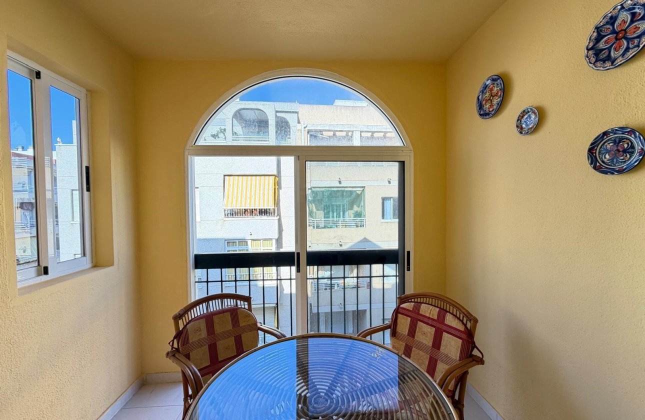 Herverkoop - Appartement -
Torrevieja - Playa del Cura