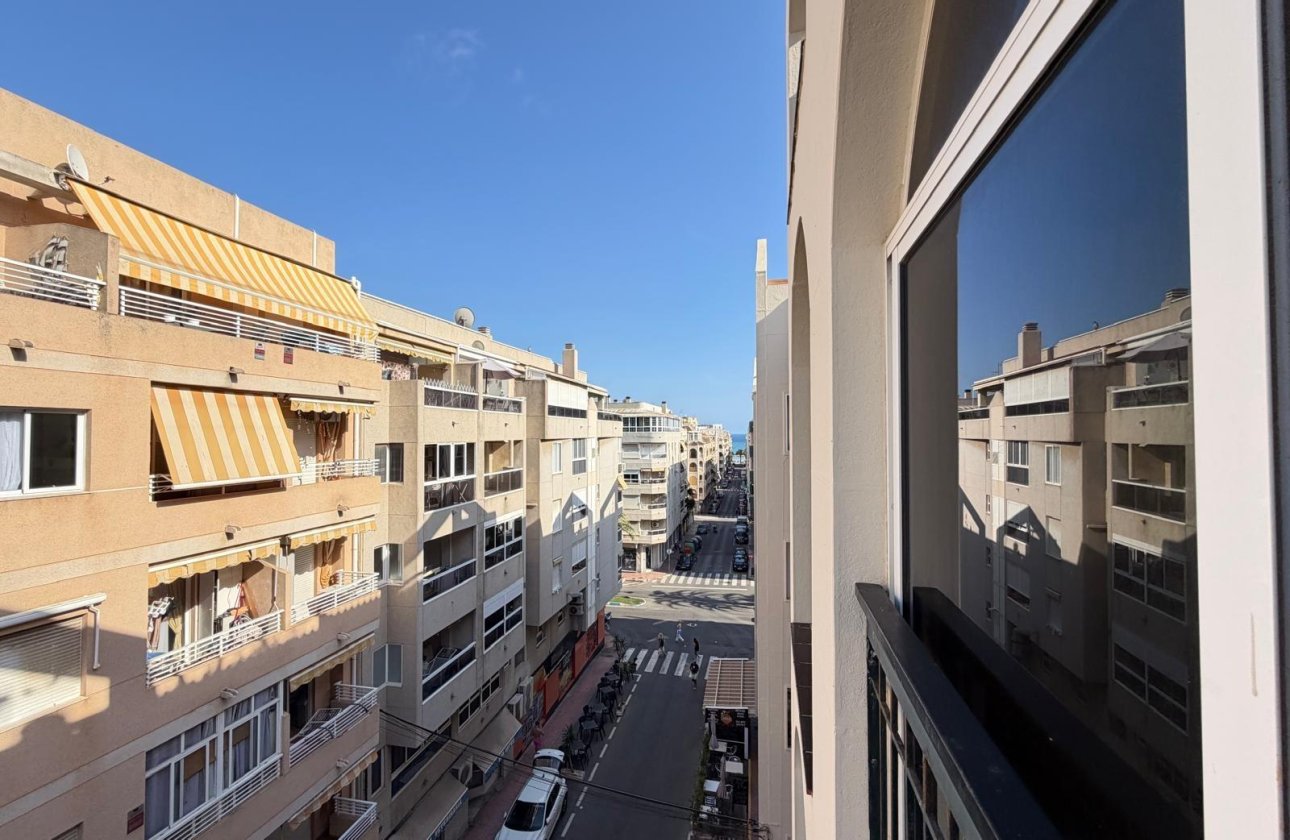 Herverkoop - Appartement -
Torrevieja - Playa del Cura
