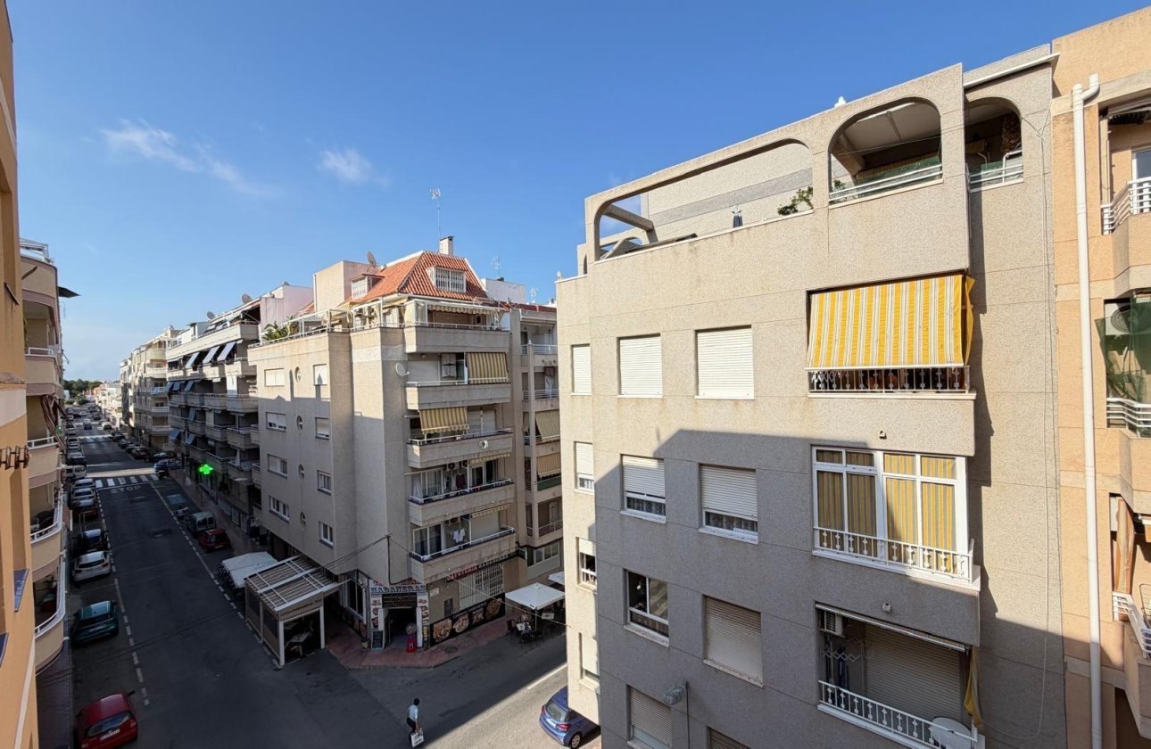 Herverkoop - Appartement -
Torrevieja - Playa del Cura