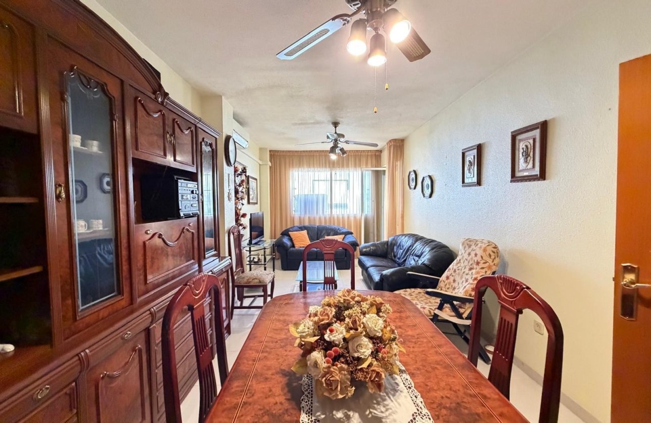 Herverkoop - Appartement -
Torrevieja - Playa del Cura