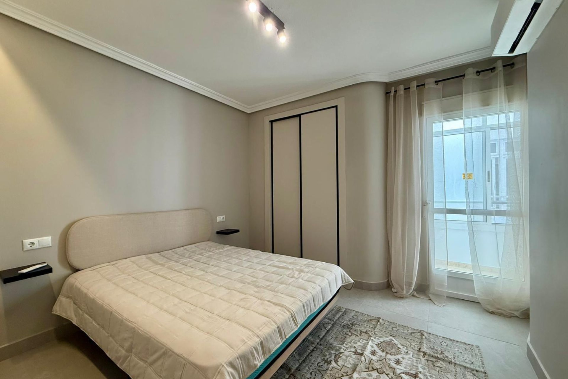 Herverkoop - Appartement -
Torrevieja - Playa del Cura