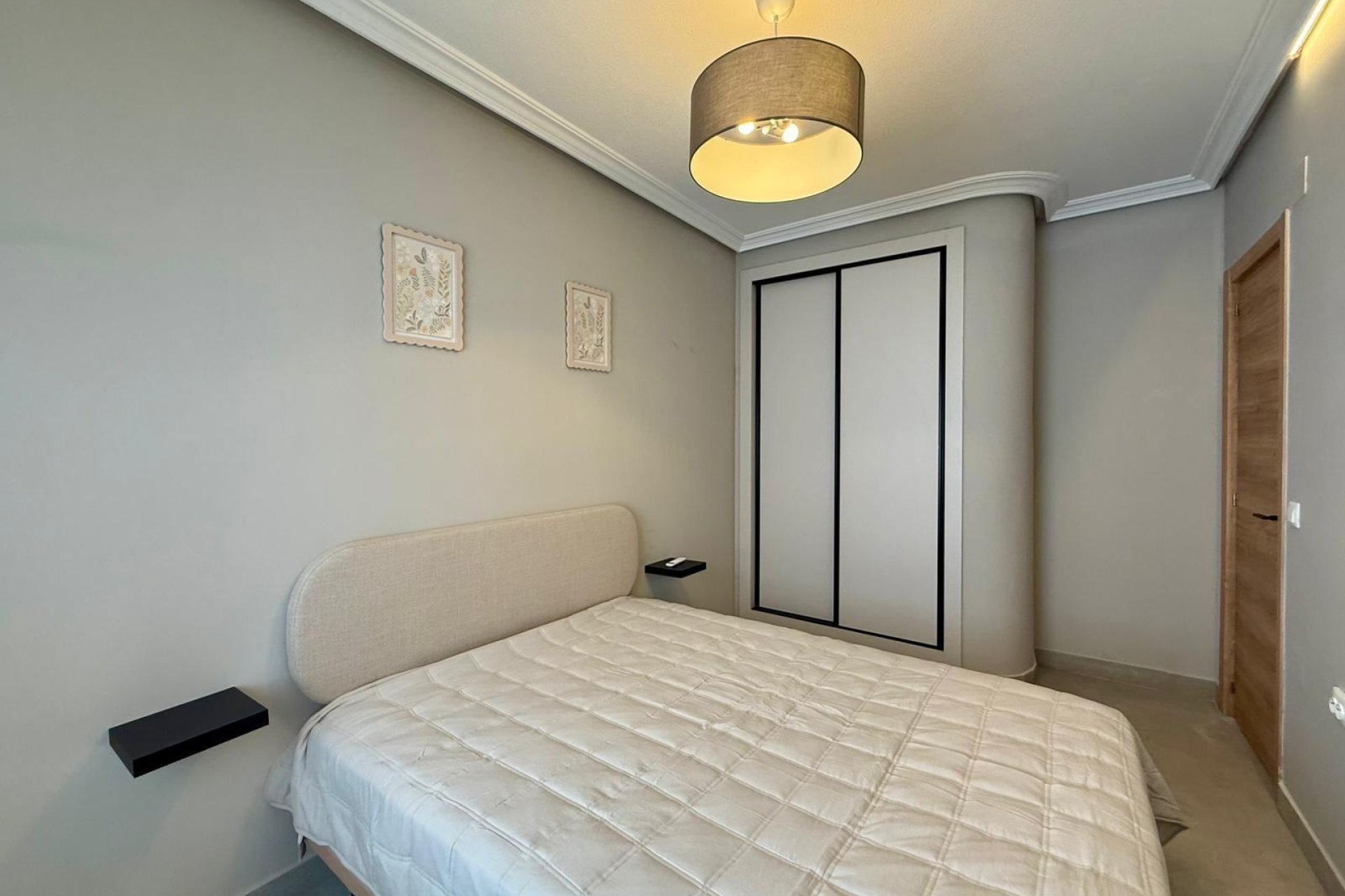 Herverkoop - Appartement -
Torrevieja - Playa del Cura