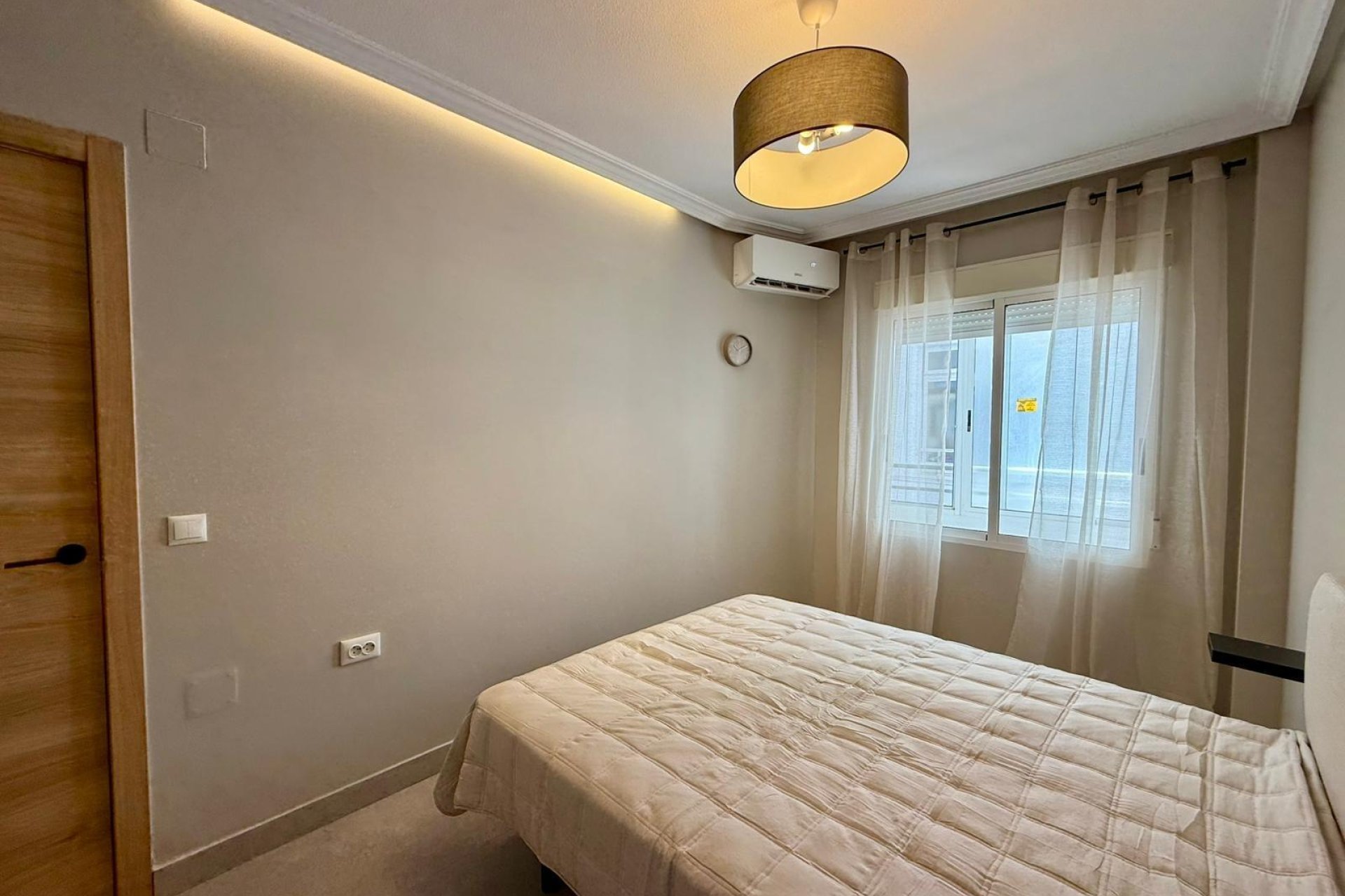 Herverkoop - Appartement -
Torrevieja - Playa del Cura