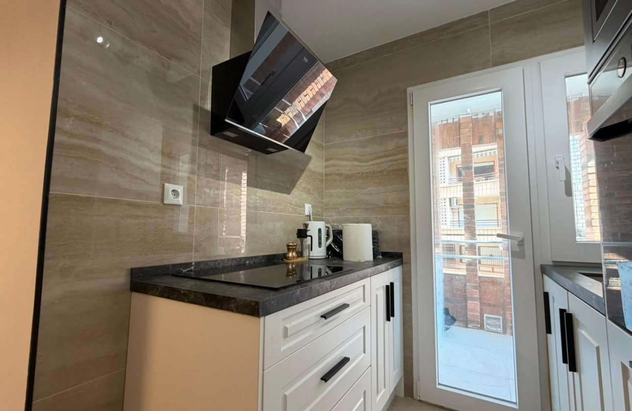 Herverkoop - Appartement -
Torrevieja - Playa del Cura