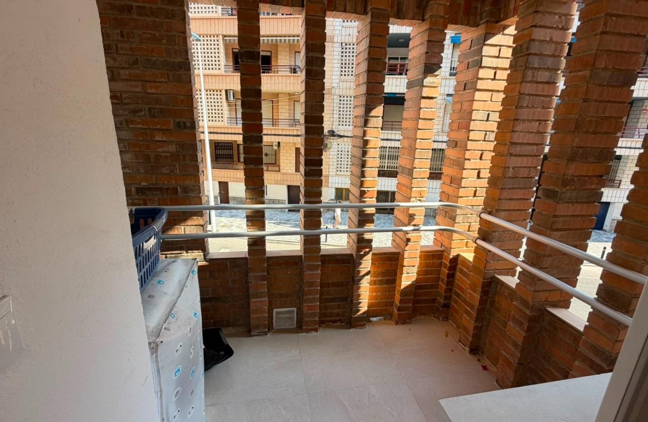 Herverkoop - Appartement -
Torrevieja - Playa del Cura