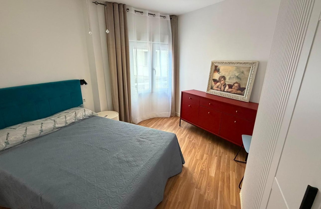 Herverkoop - Appartement -
Torrevieja - Playa del Cura