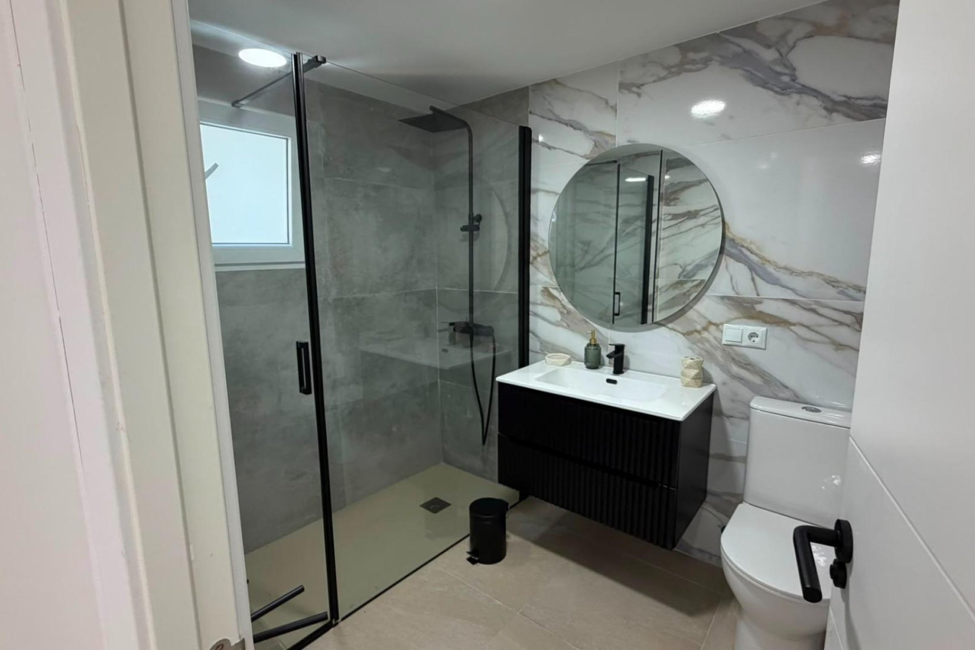 Herverkoop - Appartement -
Torrevieja - Playa del Cura