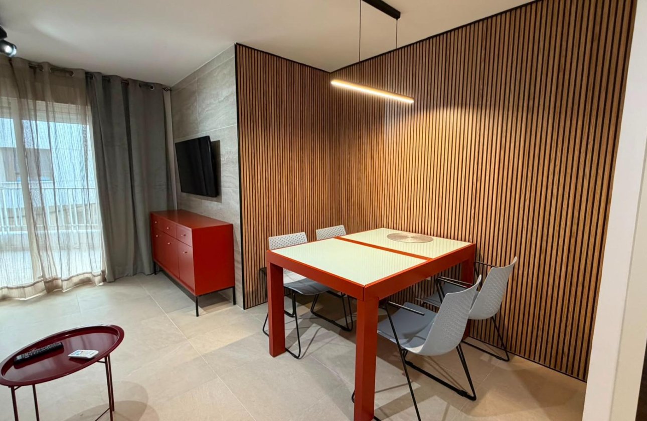 Herverkoop - Appartement -
Torrevieja - Playa del Cura