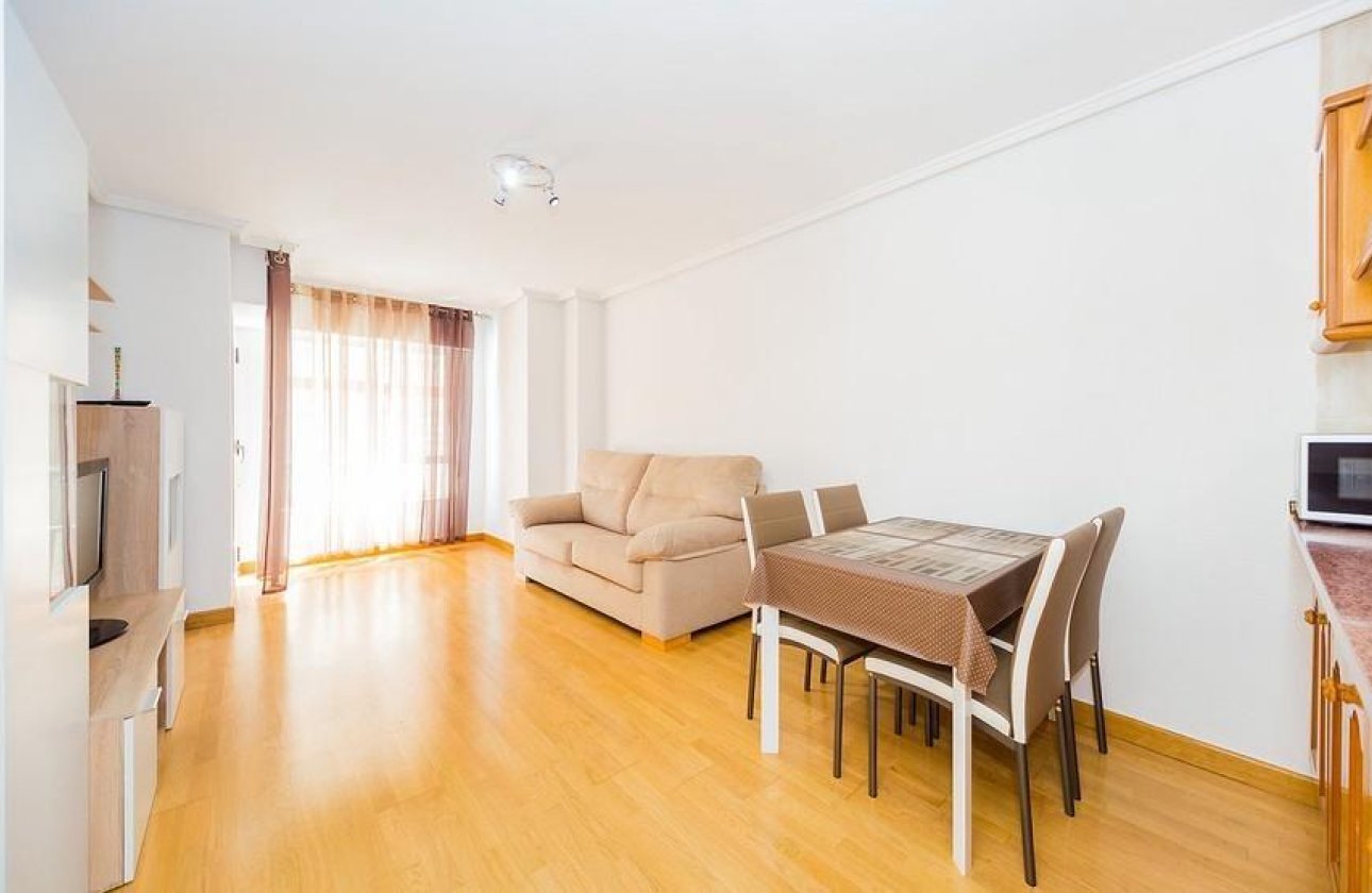 Herverkoop - Appartement -
Torrevieja - Playa del Cura