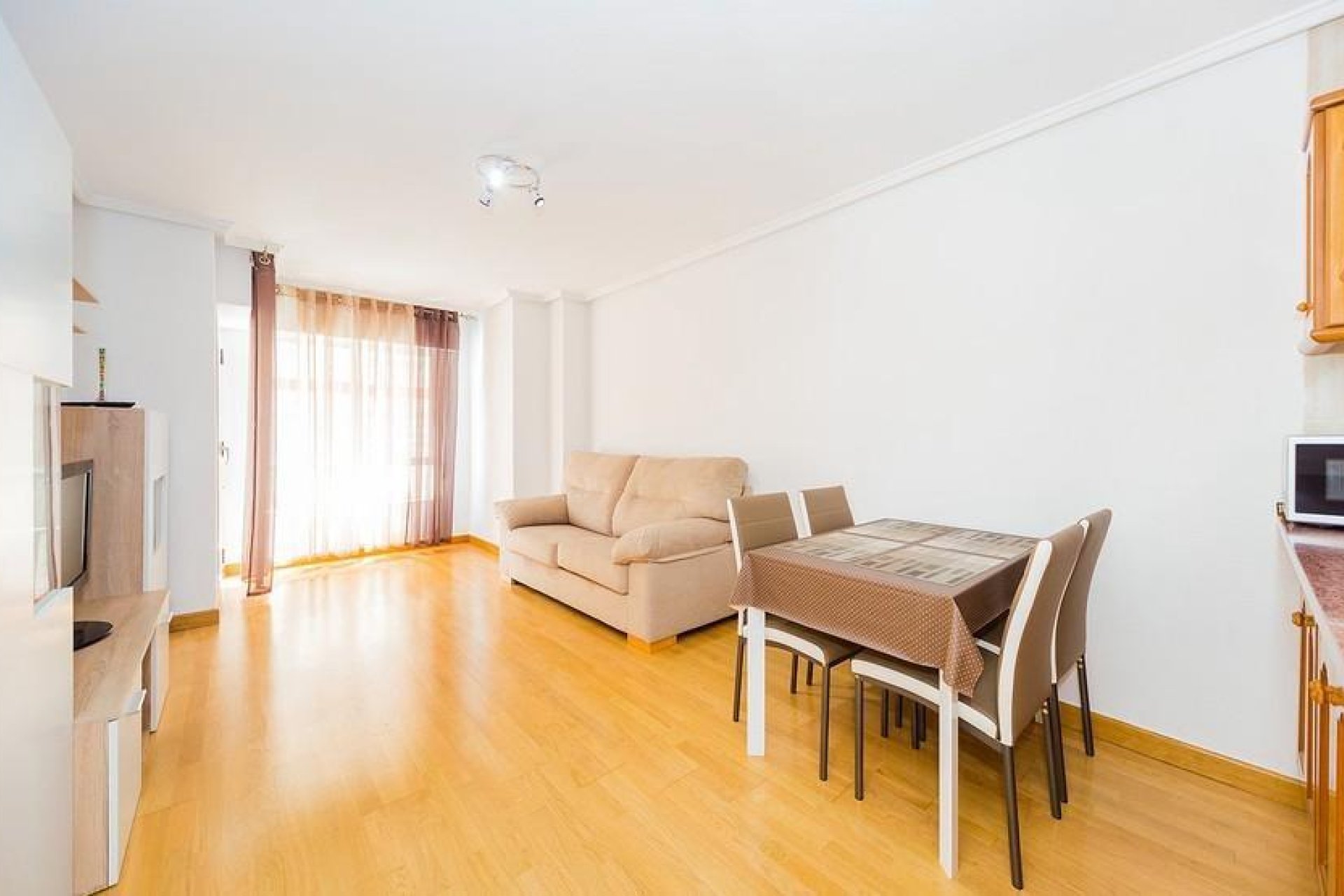 Herverkoop - Appartement -
Torrevieja - Playa del Cura