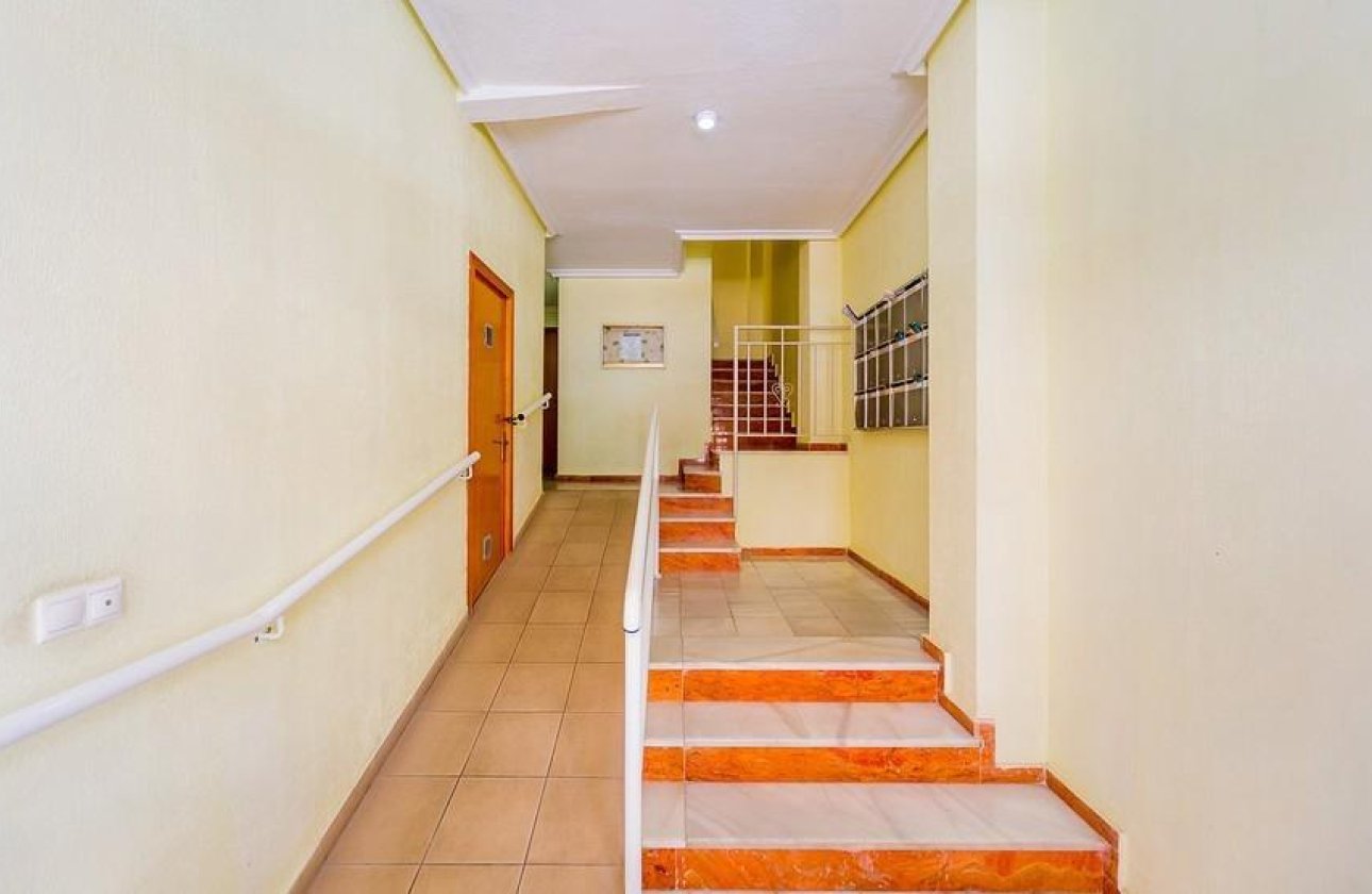 Herverkoop - Appartement -
Torrevieja - Playa del Cura