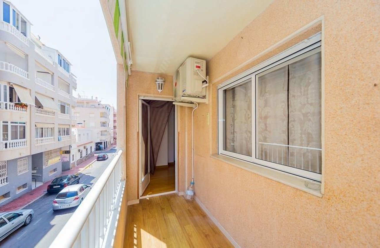 Herverkoop - Appartement -
Torrevieja - Playa del Cura