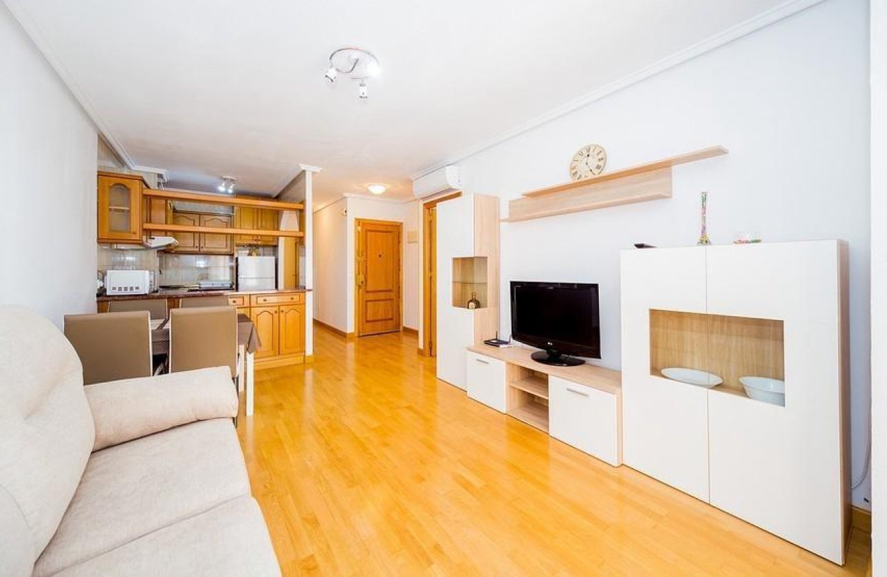 Herverkoop - Appartement -
Torrevieja - Playa del Cura
