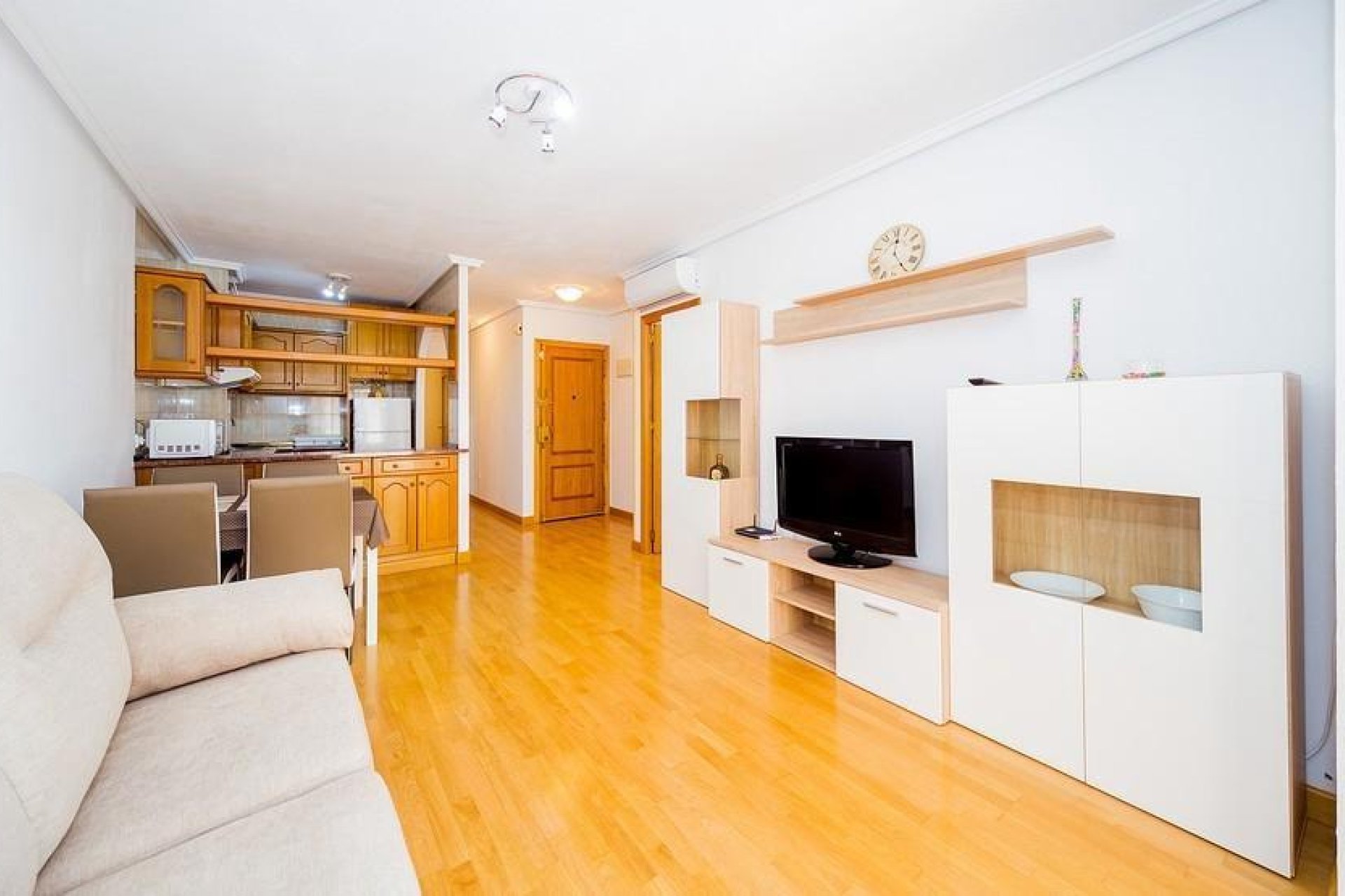 Herverkoop - Appartement -
Torrevieja - Playa del Cura