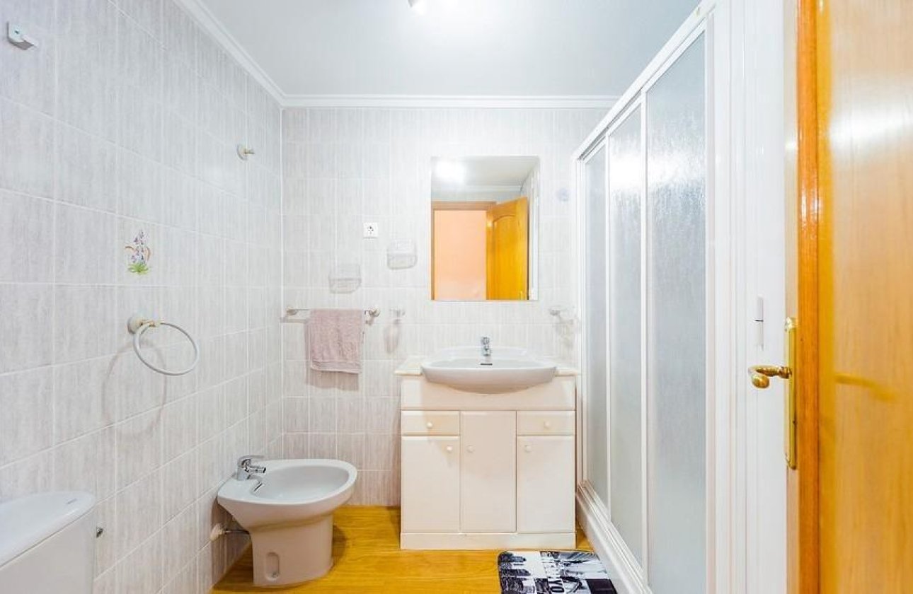 Herverkoop - Appartement -
Torrevieja - Playa del Cura