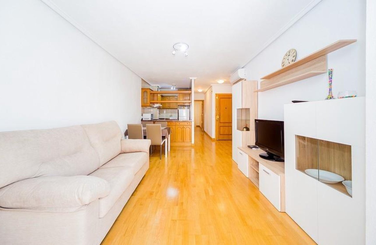Herverkoop - Appartement -
Torrevieja - Playa del Cura
