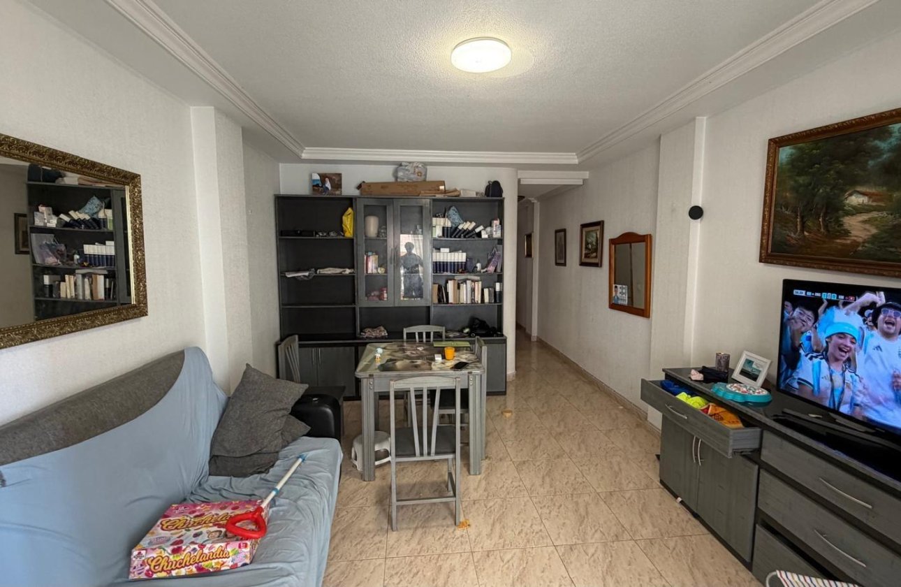Herverkoop - Appartement -
Torrevieja - Playa del Cura