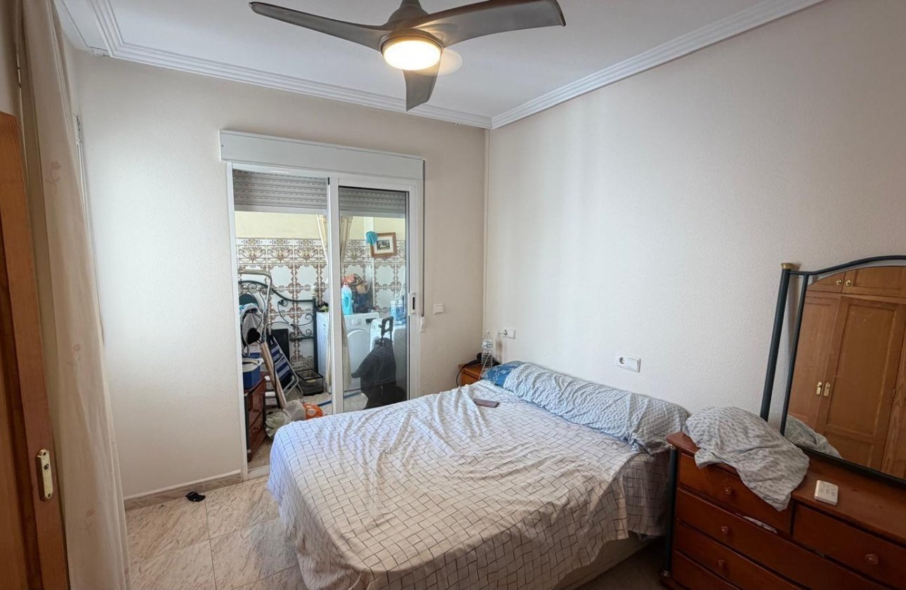 Herverkoop - Appartement -
Torrevieja - Playa del Cura