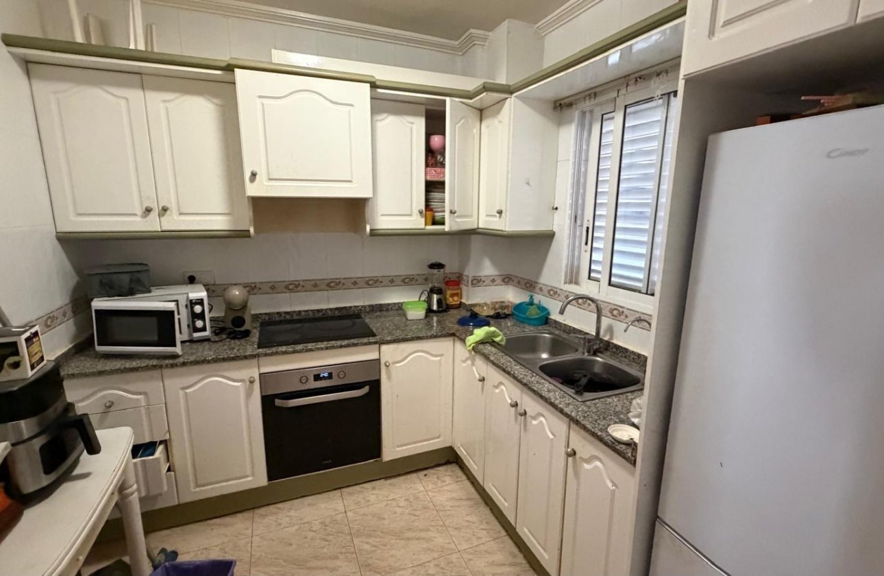 Herverkoop - Appartement -
Torrevieja - Playa del Cura