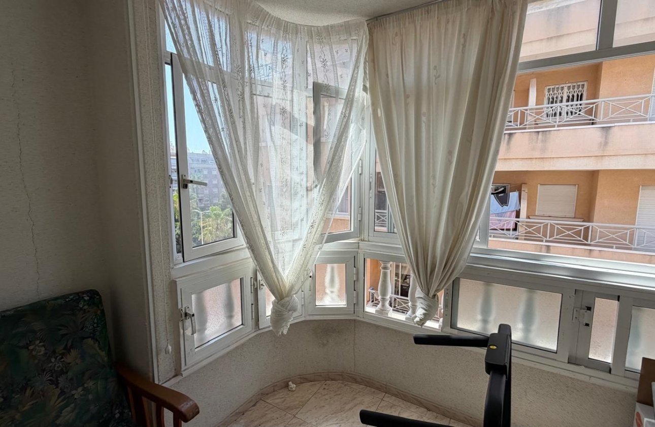 Herverkoop - Appartement -
Torrevieja - Playa del Cura