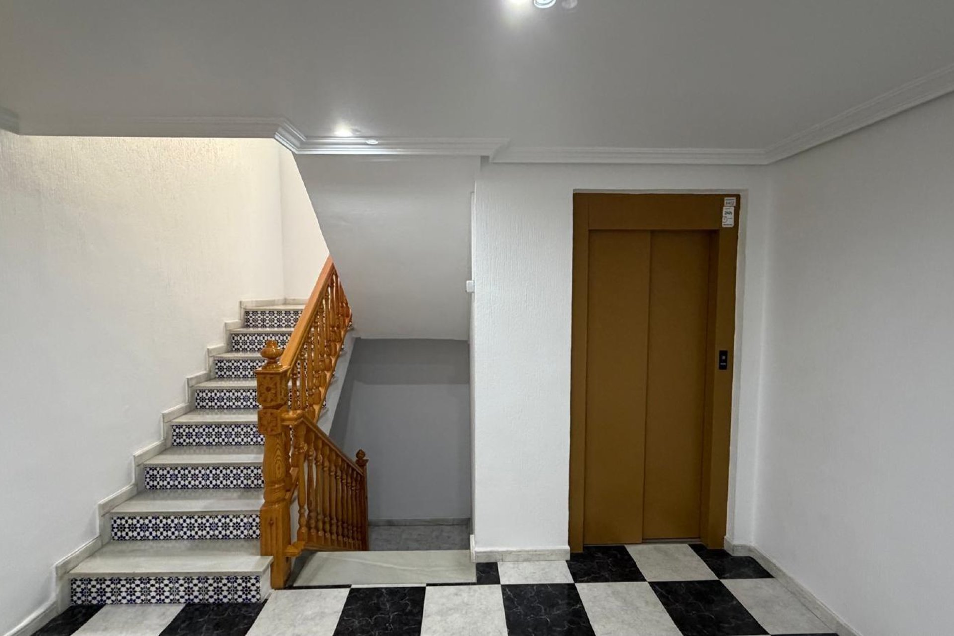 Herverkoop - Appartement -
Torrevieja - Playa del Cura