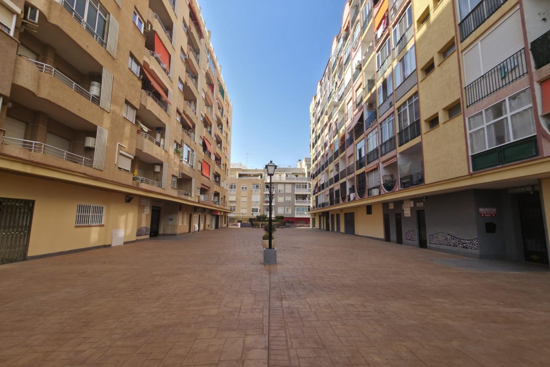 Herverkoop - Appartement -
Torrevieja - Playa del Cura