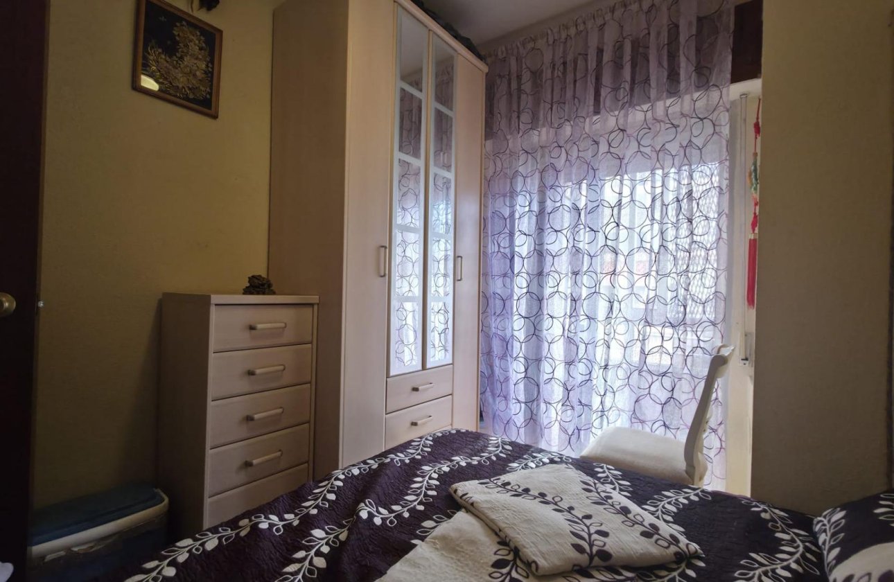Herverkoop - Appartement -
Torrevieja - Playa del Cura