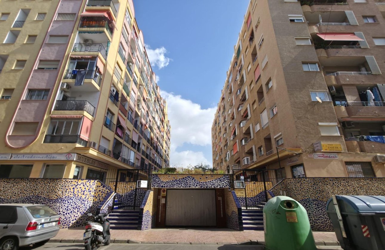 Herverkoop - Appartement -
Torrevieja - Playa del Cura
