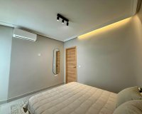 Herverkoop - Appartement -
Torrevieja - Playa del Cura