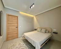 Herverkoop - Appartement -
Torrevieja - Playa del Cura