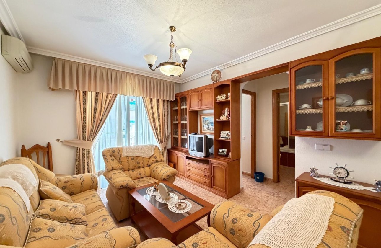 Herverkoop - Appartement -
Torrevieja - Playa del Cura