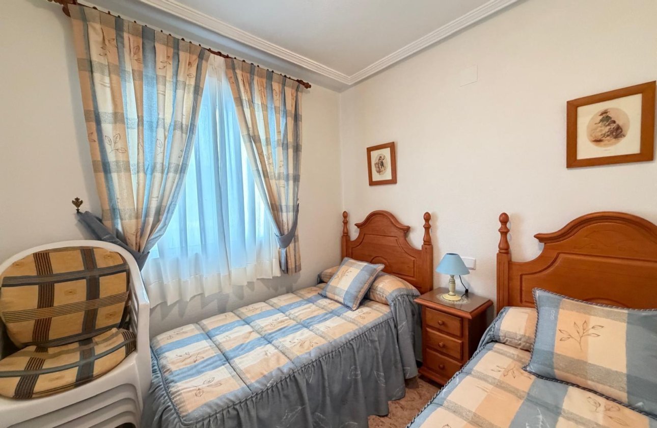 Herverkoop - Appartement -
Torrevieja - Playa del Cura