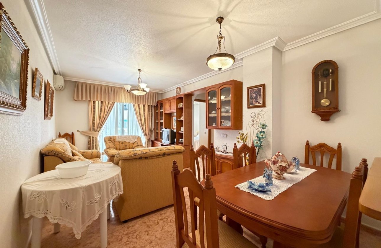 Herverkoop - Appartement -
Torrevieja - Playa del Cura