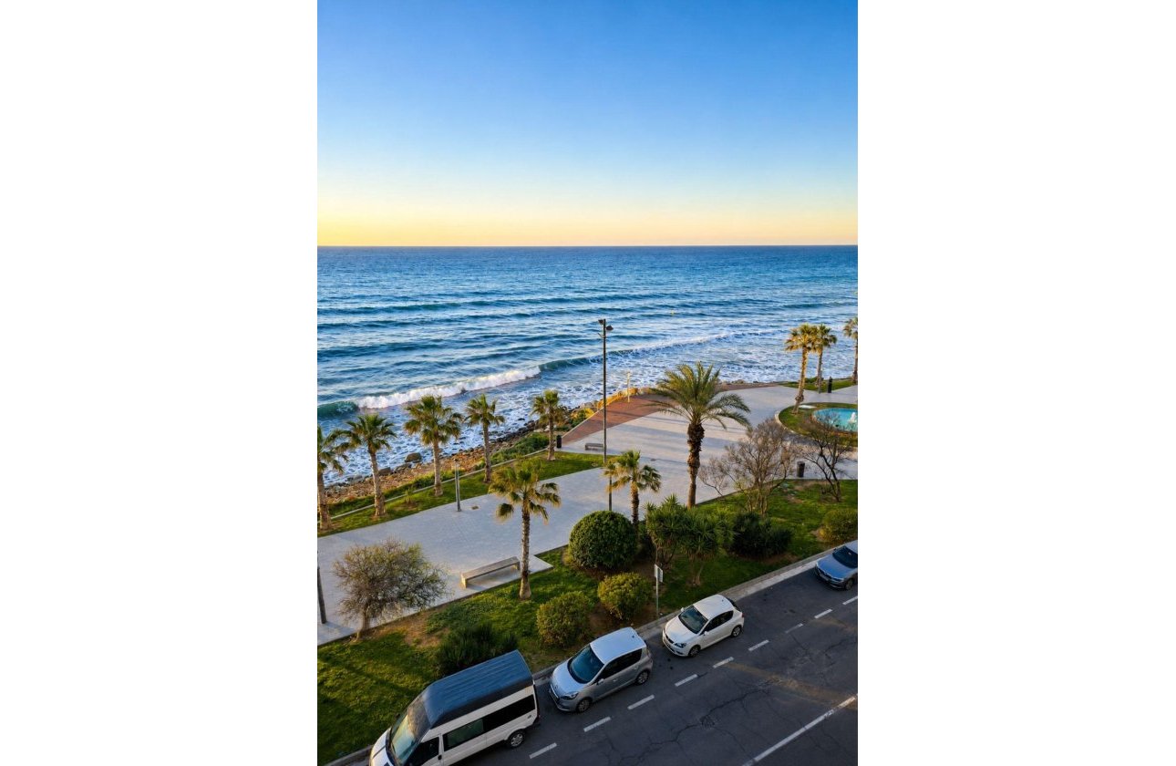 Herverkoop - Appartement -
Torrevieja - Playa del Cura