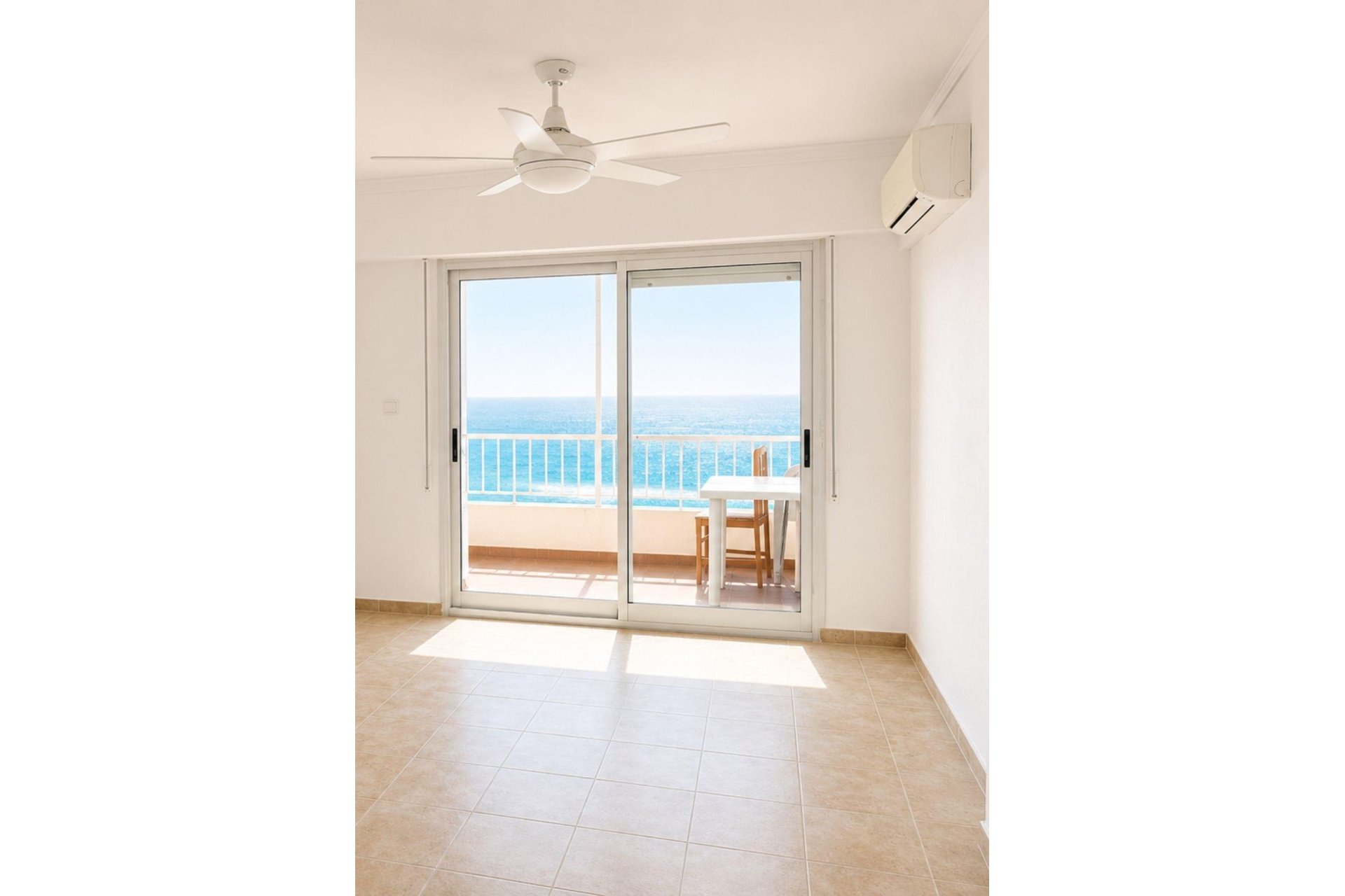 Herverkoop - Appartement -
Torrevieja - Playa del Cura