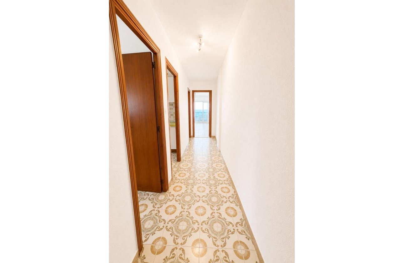 Herverkoop - Appartement -
Torrevieja - Playa del Cura