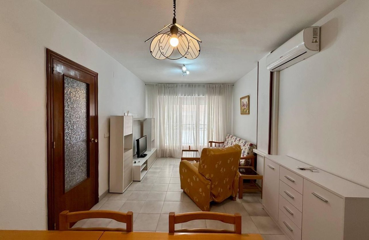 Herverkoop - Appartement -
Torrevieja - Playa del Cura