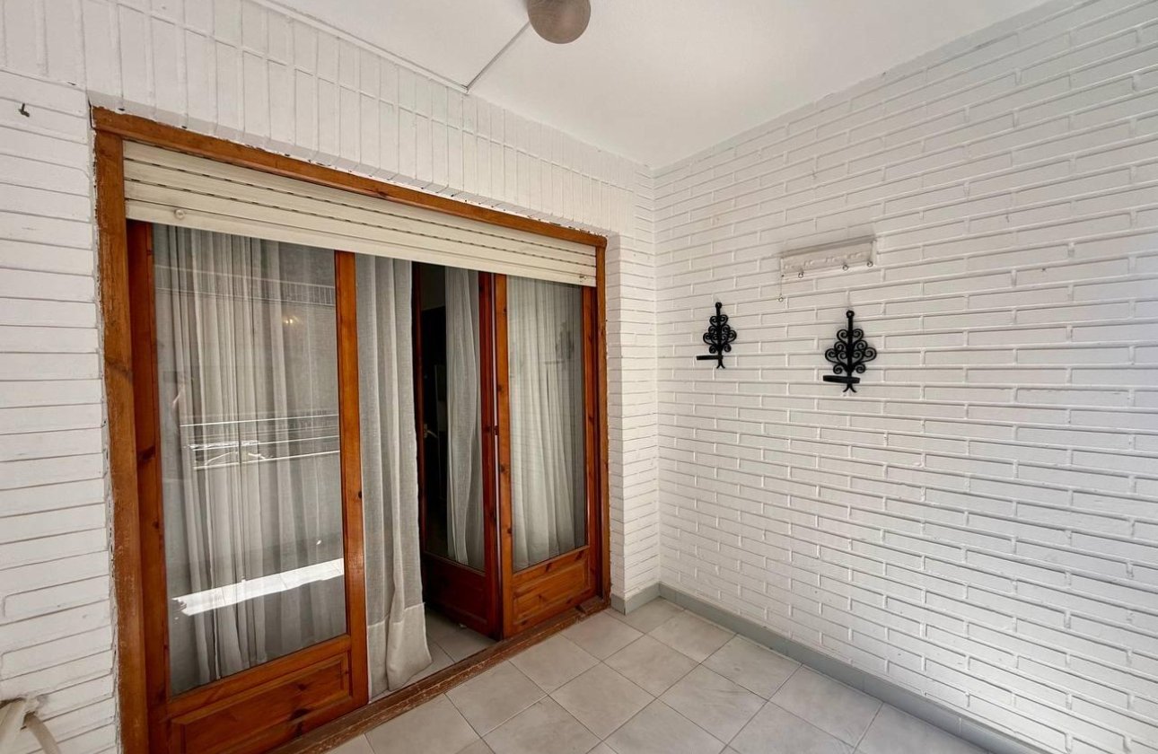 Herverkoop - Appartement -
Torrevieja - Playa del Cura