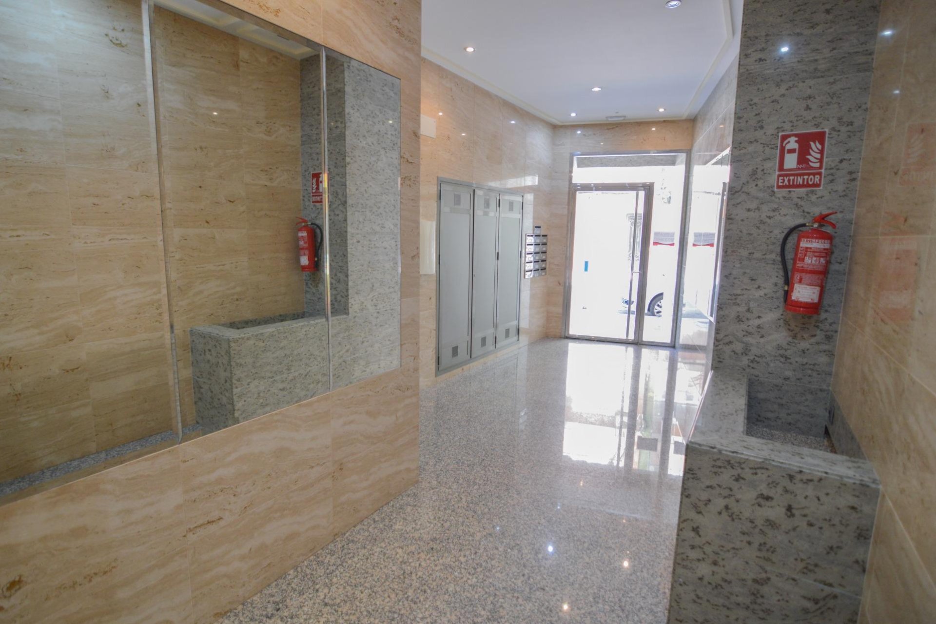 Herverkoop - Appartement -
Torrevieja - Playa del Cura