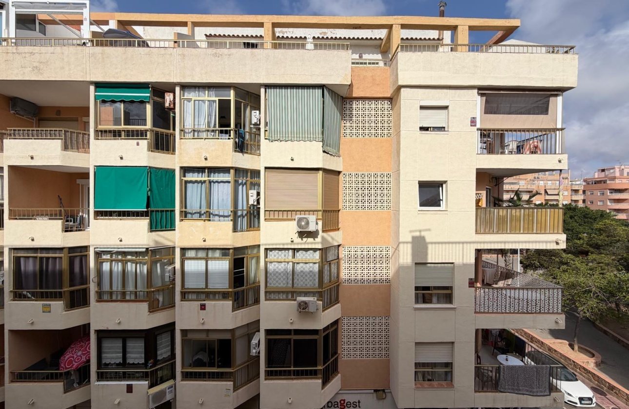 Herverkoop - Appartement -
Torrevieja - Playa del Cura