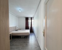 Herverkoop - Appartement -
Torrevieja - Playa del Cura
